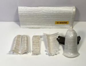 Плинтус Ideal Comfort 55mm Ясень белый 252 фото 1 | FLOORDEALER